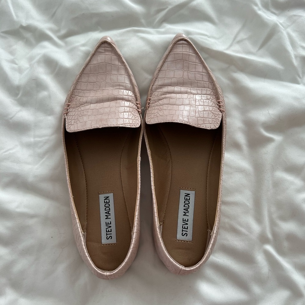 steve madden feather loafer pink crocodile